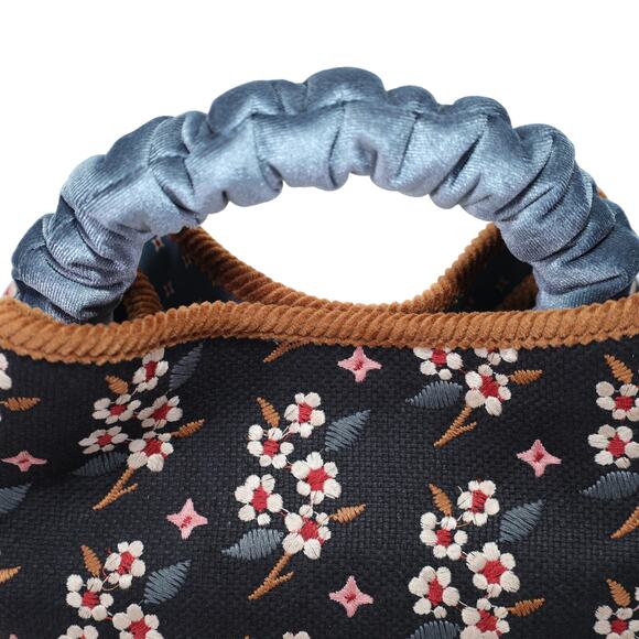 Spartina 449 Crossbody Velvet Handle Bucket Bag - White Hall Blossom Sprig - NWT - Picture 10 of 15